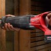 Máy cưa kiếm Milwaukee M18 CSX ứng dụng đa dạng trong nhiều ngành nghề