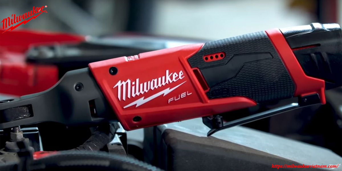 Hình ảnh thi công ngoài thực tế cùng máy siết bu lông M12 FIR38